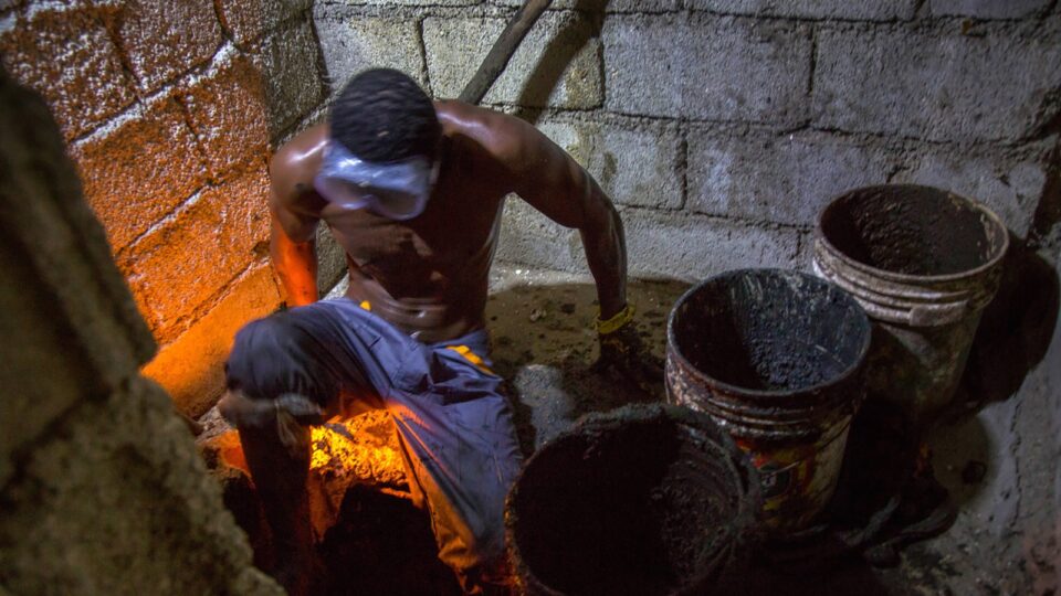 Bayakou en Haïti : un métier invisible face à un défi écologique majeur